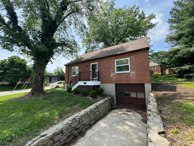 2843 Allview Circle, Cincinnati, OH 45238 Photo 2