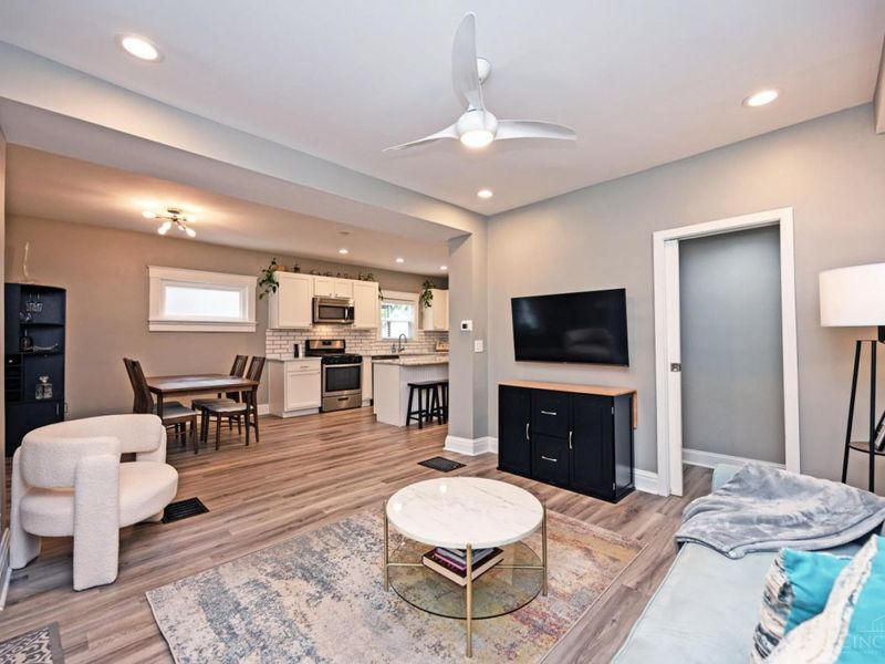 3423 Algona Place, Cincinnati, OH 45207 Photo 6