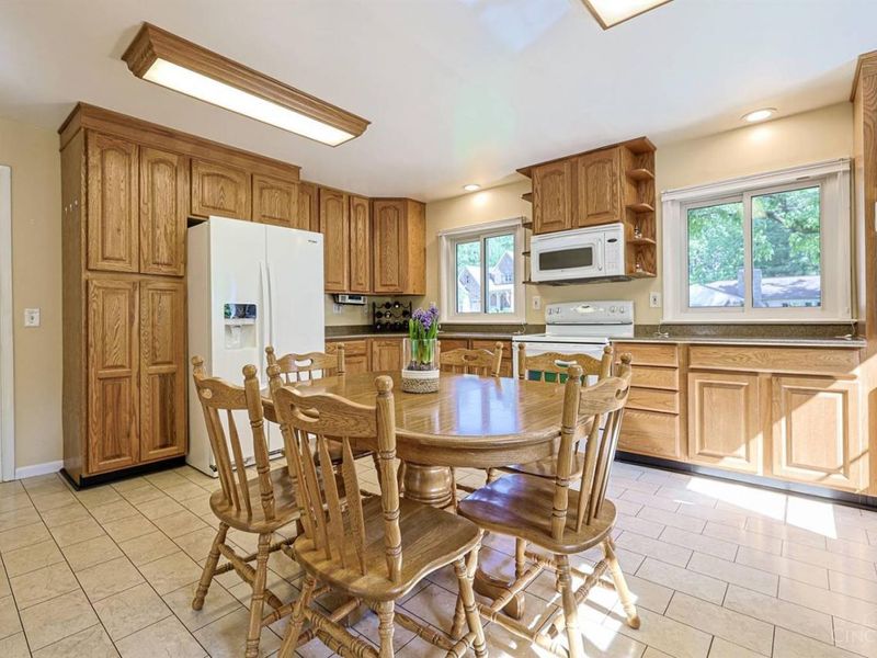 7451 Miami Hills Drive, Madeira, OH 45243 Photo 9