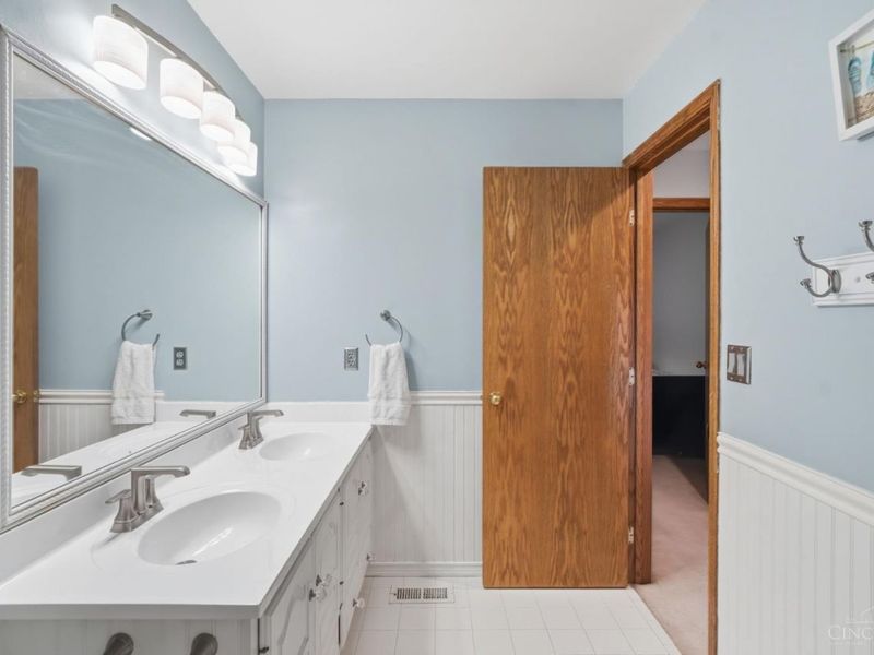 8680 Rupp Farm Drive, West Chester, OH 45069 Photo 28