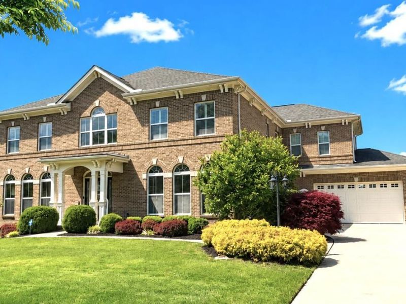 2325 Estate Ridge Drive, Cincinnati, OH 45244 Photo 2