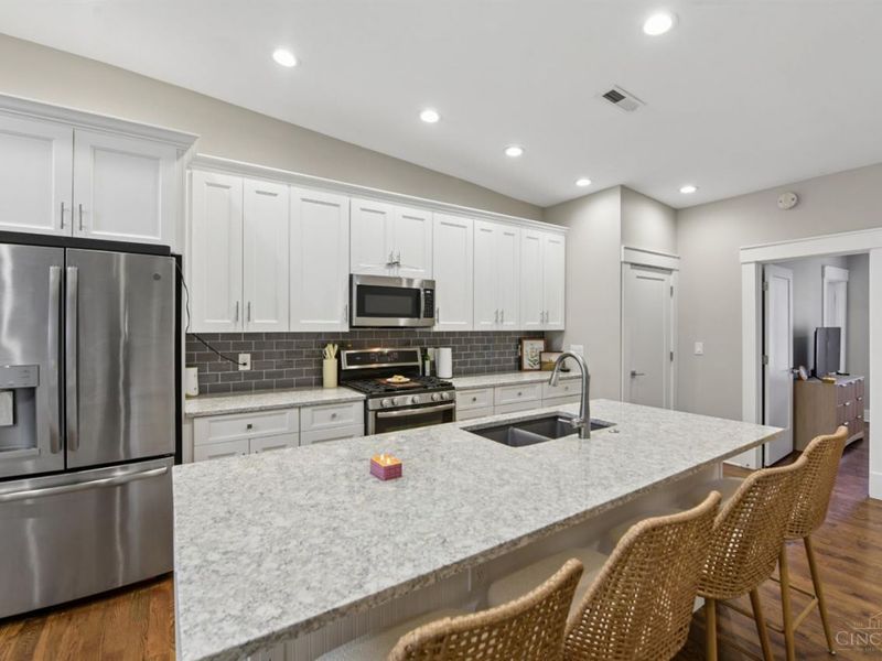 817 Broadway Street, Unit 3, Cincinnati, OH 45202 Photo 5