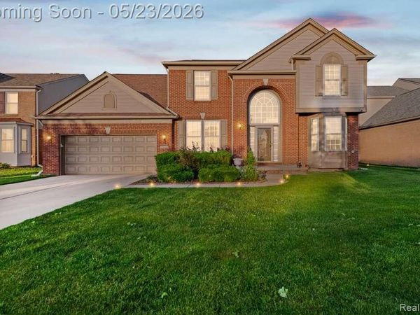 33868 Monterra Lane, Sterling Heights, MI 48312