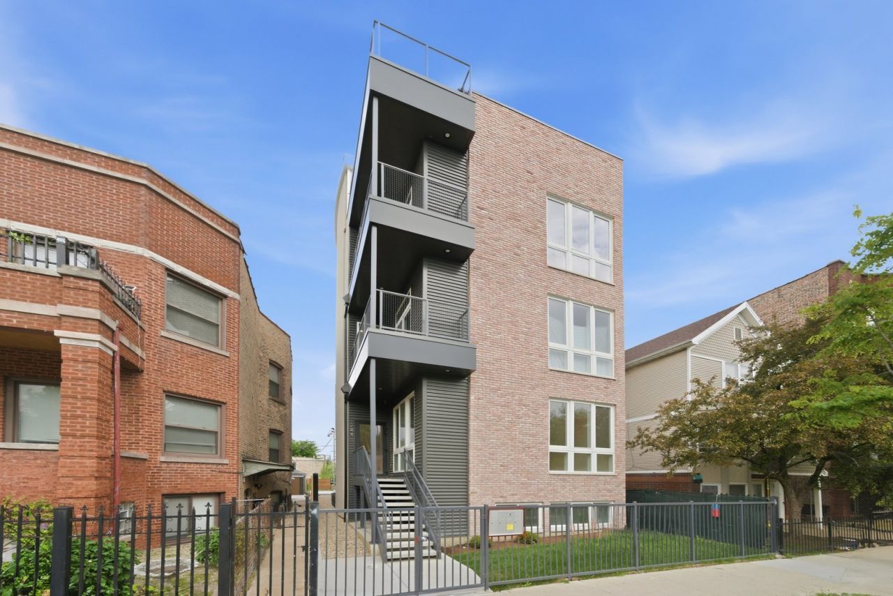 1244 N Kedzie Avenue, Unit 2, Chicago, IL 60651 Main Photo