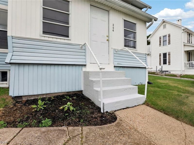 204 N Market Street, Somerset, OH 43783 Photo 4