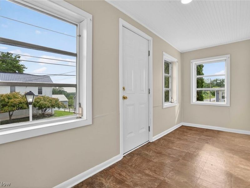 204 N Market Street, Somerset, OH 43783 Photo 5