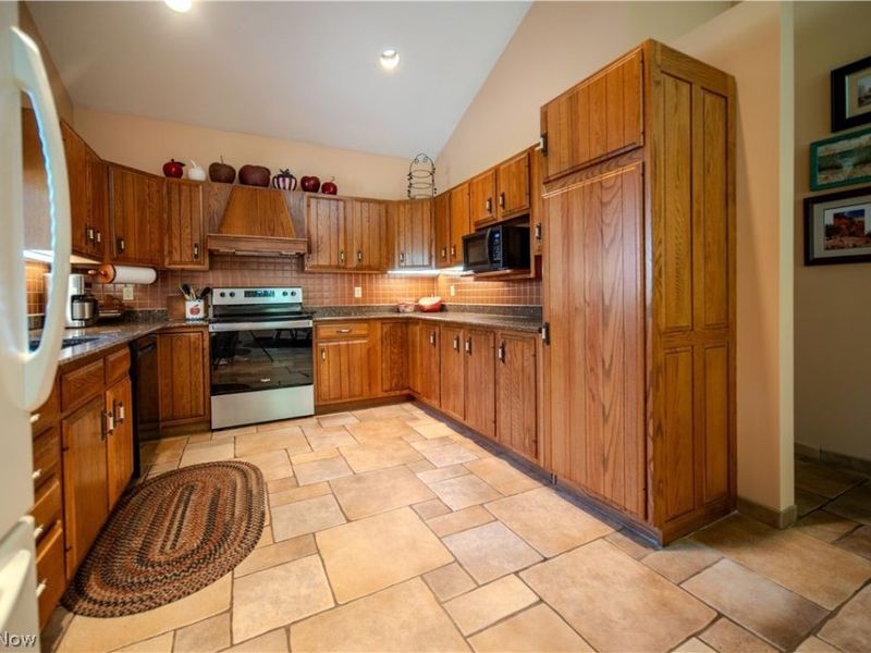 4502 Glen Eagle Drive , Brecksville, OH 44141 Photo 9