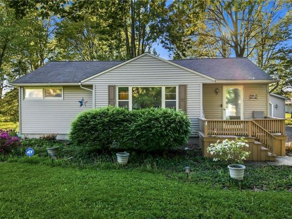 5863 Emerson Avenue NW, Champion, OH 44483