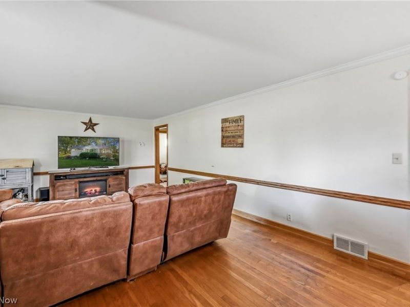5863 Emerson Avenue NW, Champion, OH 44483 Photo 11