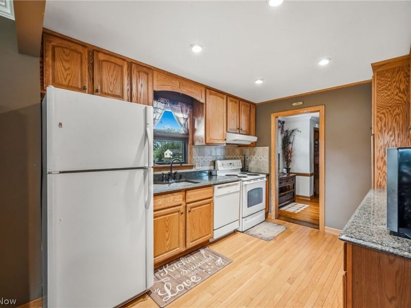 5863 Emerson Avenue NW, Champion, OH 44483 Photo 12