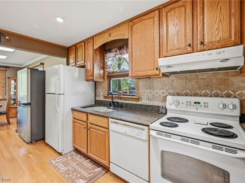 5863 Emerson Avenue NW, Champion, OH 44483 Photo 13