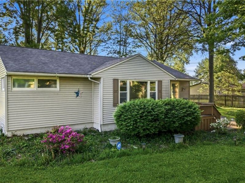 5863 Emerson Avenue NW, Champion, OH 44483 Photo 3