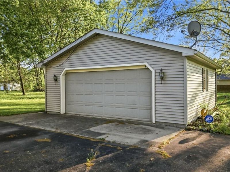 5863 Emerson Avenue NW, Champion, OH 44483 Photo 5