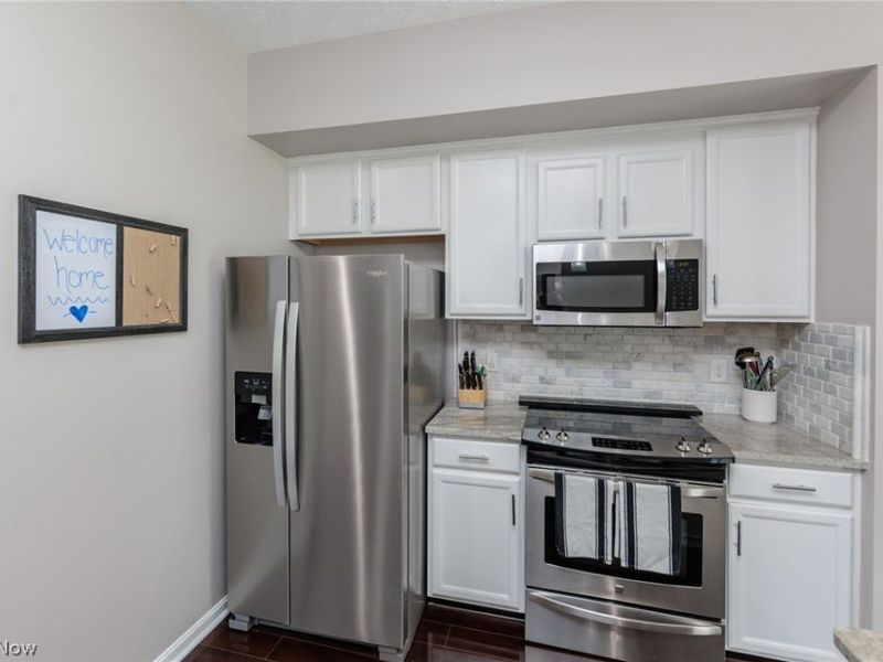 29049 Pembrooke Boulevard, Olmsted Township, OH 44138 Photo 15
