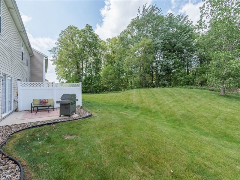 29049 Pembrooke Boulevard, Olmsted Township, OH 44138 Photo 30