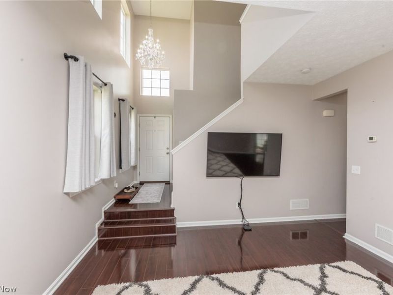 29049 Pembrooke Boulevard, Olmsted Township, OH 44138 Photo 7