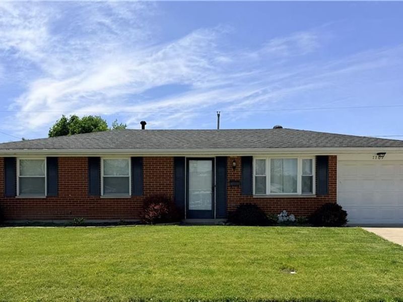 7709 Stockholm Drive, Huber Heights, OH 45424 Photo 1