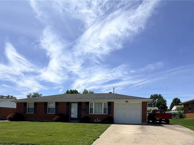 7709 Stockholm Drive, Huber Heights, OH 45424 Photo 2