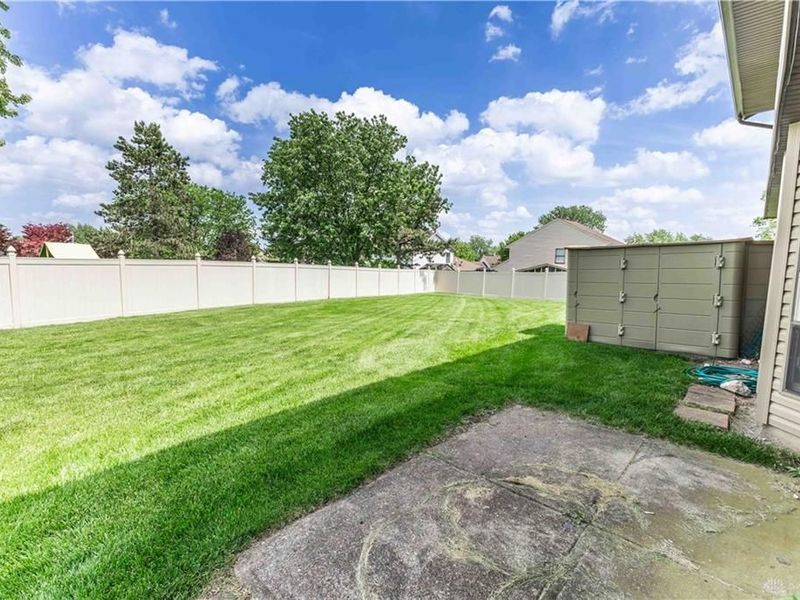8848 Cajun Court, Huber Heights, OH 45424 Photo 4