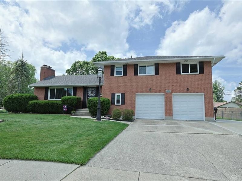 772 Lovetta Drive, Kettering, OH 45429 Photo 2