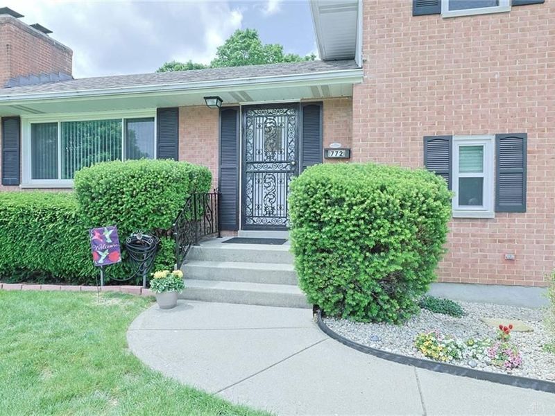 772 Lovetta Drive, Kettering, OH 45429 Photo 3