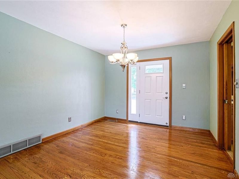 772 Lovetta Drive, Kettering, OH 45429 Photo 9