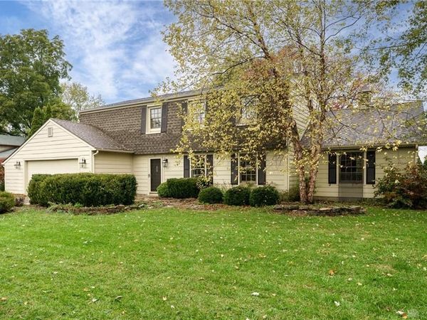 811 W Spring Valley Pike, Centerville, OH 45458