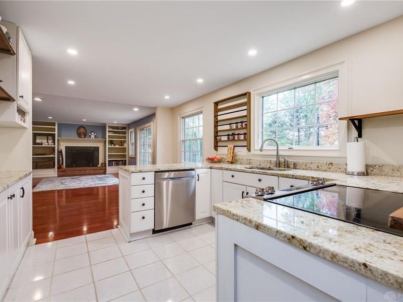 811 W Spring Valley Pike, Dayton, OH 45458 Photo 11