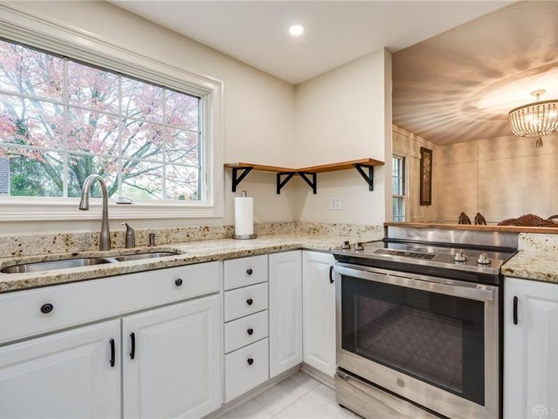 811 W Spring Valley Pike, Dayton, OH 45458 Photo 12