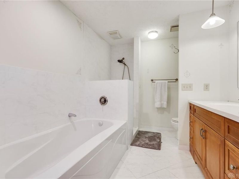 811 W Spring Valley Pike, Dayton, OH 45458 Photo 26