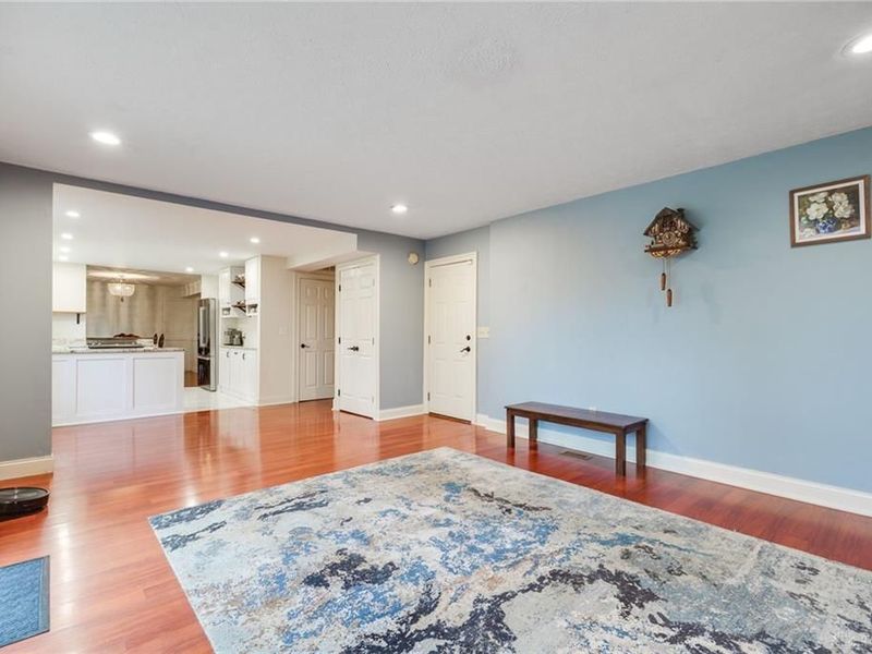 811 W Spring Valley Pike, Dayton, OH 45458 Photo 7