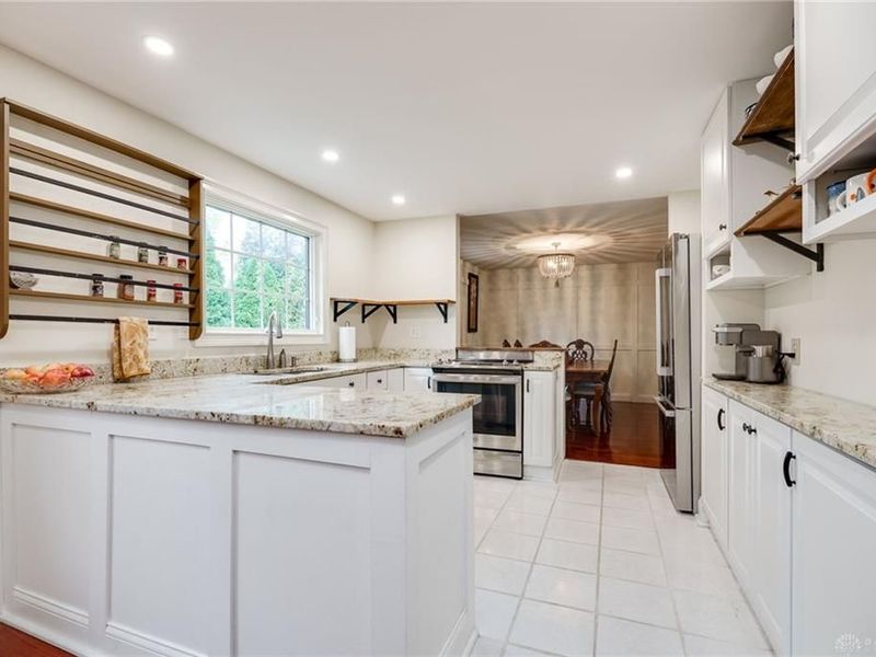811 W Spring Valley Pike, Dayton, OH 45458 Photo 9