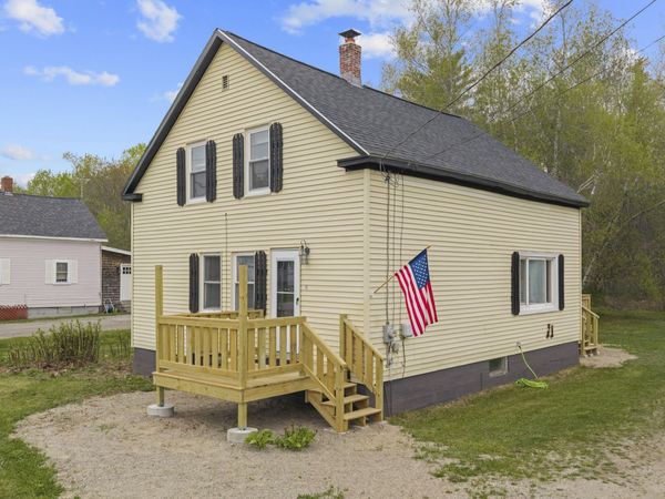 15 Lagrange Road , Howland, ME 04448