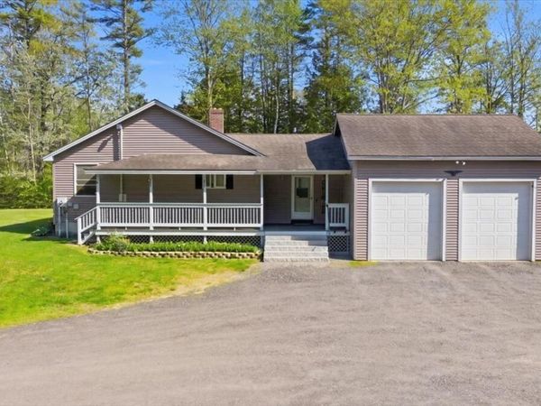 41 Murder Road, Topsham, ME 04086