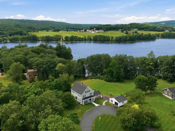 279 Middle Road, Union, ME 04862