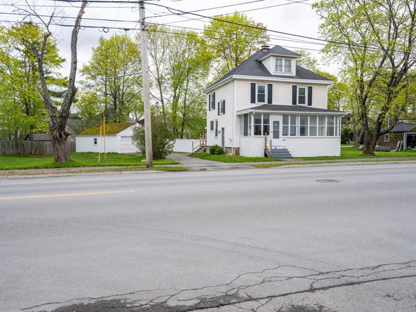 744 Hammond Street , Bangor, ME 04401