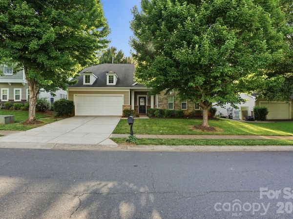 9527 Seamill Road , Charlotte, NC 28278