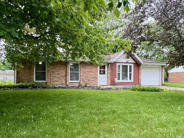 809 Canterbury Drive, Wapakoneta, OH 45895