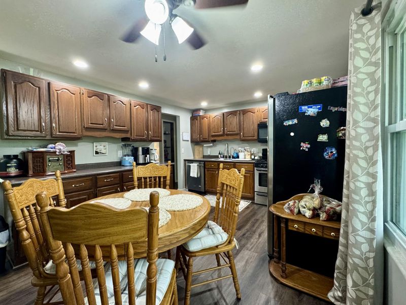 809 Canterbury Drive, Wapakoneta, OH 45895 Photo 10