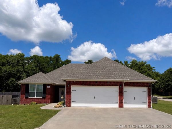 1001 Stone Creek , Ardmore, OK 73401