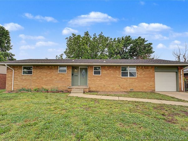 704 Brentwood Drive , Bartlesville, OK 74003