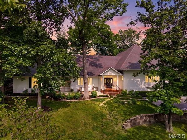 2480 Town And Country Lane , Town and Country, MO 63131