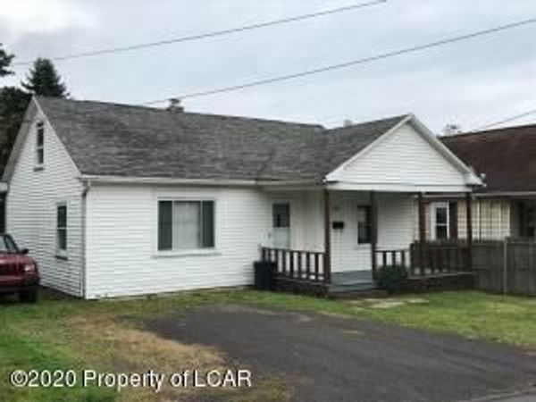 106 Parrish Street, Dallas, PA 18612