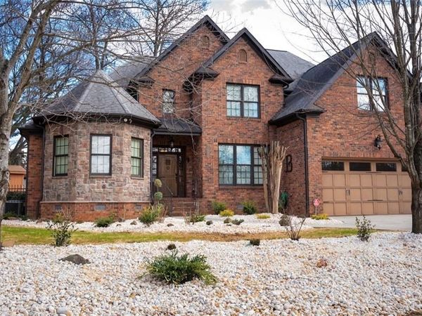 1106 Double Oaks Road , Greensboro, NC 27410
