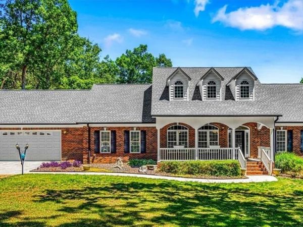 2668 Mountain Oak View Drive , Asheboro, NC 27205