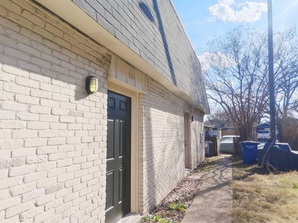 1900 Hearthside DR, Unit 102, Austin, TX 78757