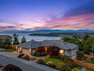 1040 Cassius Court , Camano Island, WA 98282