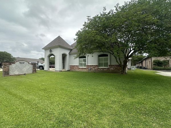 9237 Bluebonnet Blvd, Baton Rouge, LA 70810