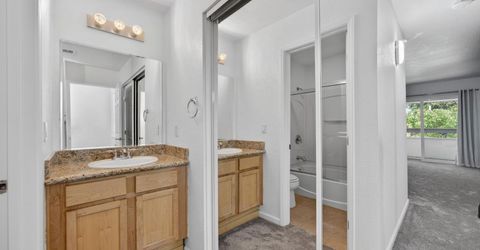 6239 Riverside Blvd #2, Unit 2, Sacramento, CA 95831 Photo