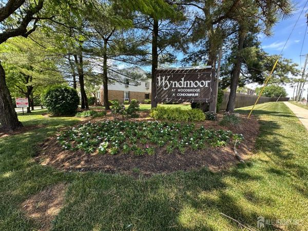 509 Cricket Lane, Woodbridge, NJ 07095